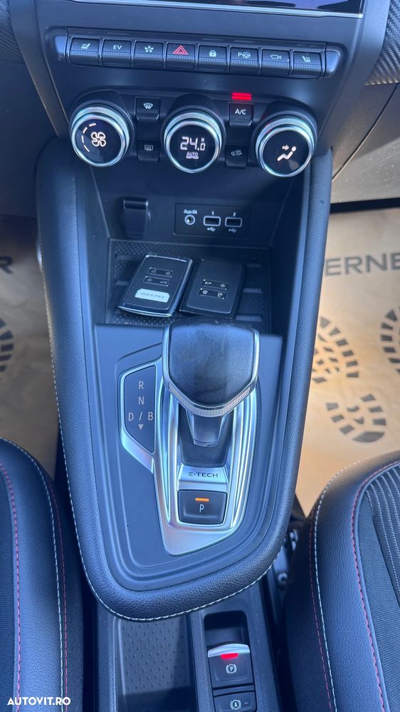 Renault Captur E-TECH 160 R.S. LINE - 12