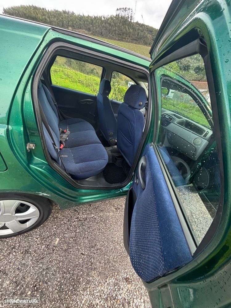 Fiat Punto 1.2 16V 80 Emotion - 9