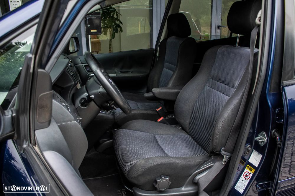 Toyota Corolla Verso 2.0 D-4D - 25