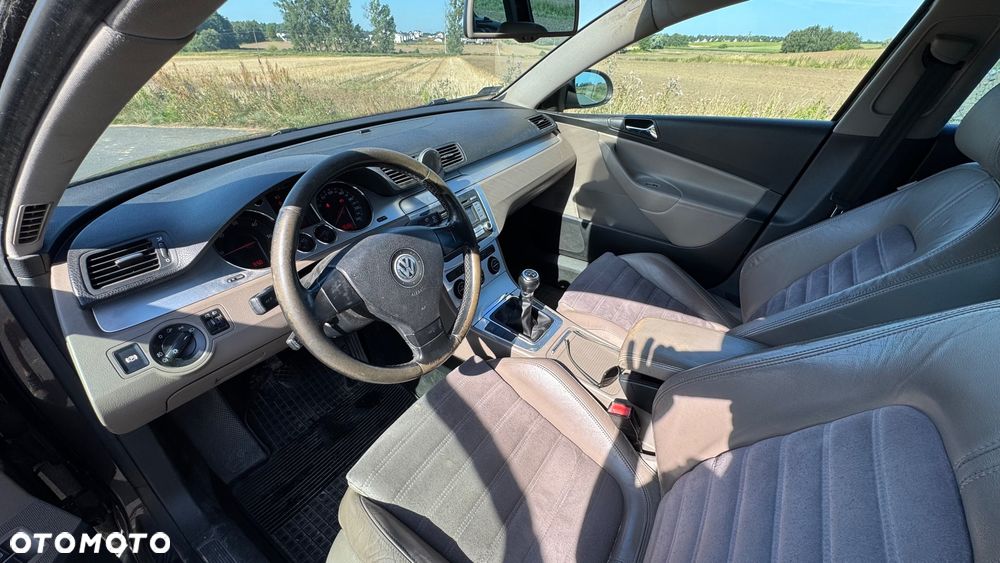 Volkswagen Passat 2.0 TDI DPF Highline - 19