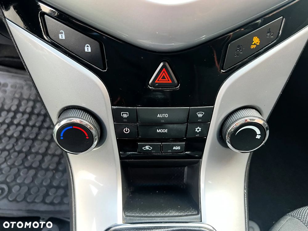 Chevrolet Cruze 1.4T LTZ - 24