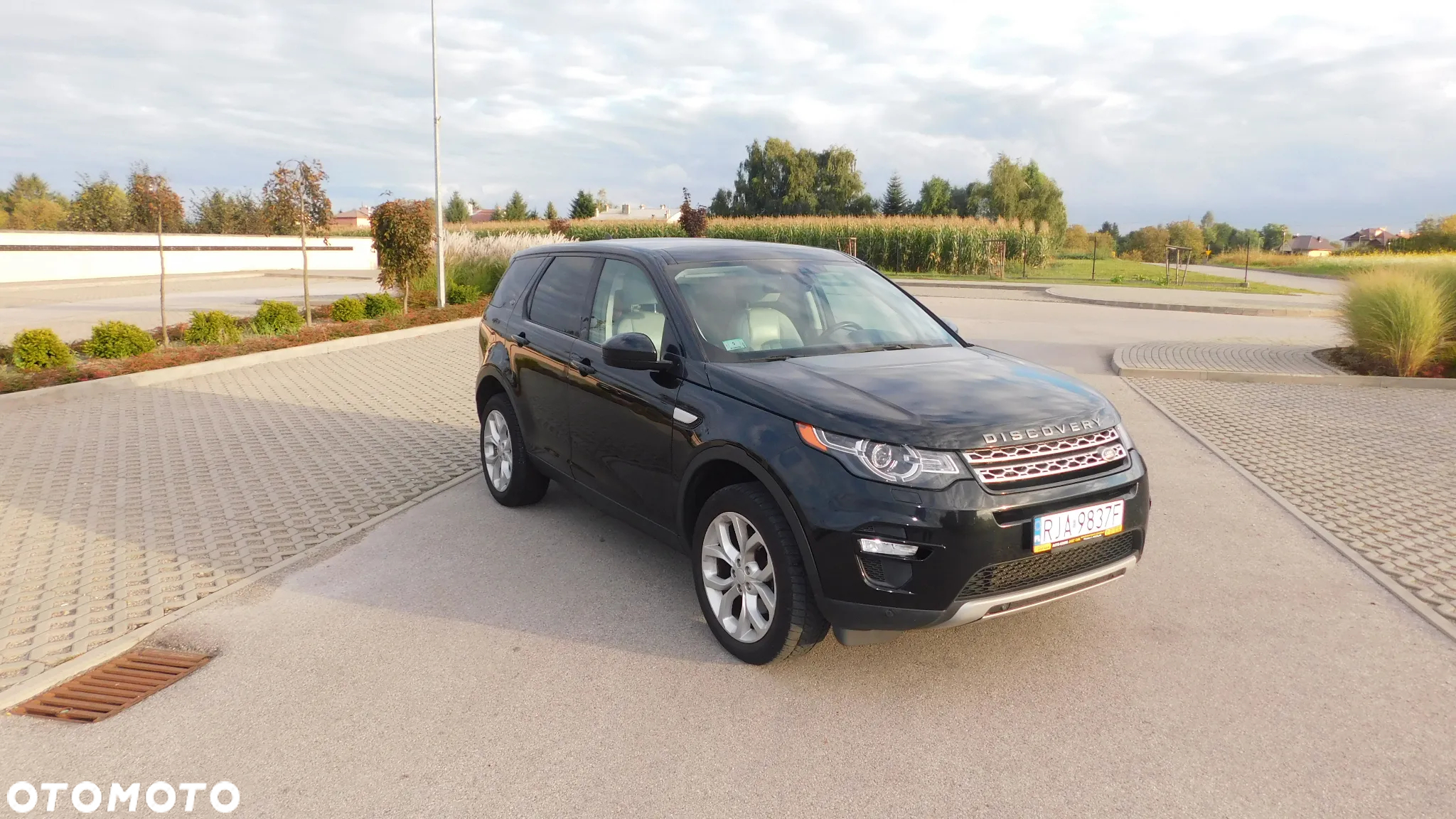 Land Rover Discovery Sport 2.0 Si4 HSE Luxury - 2