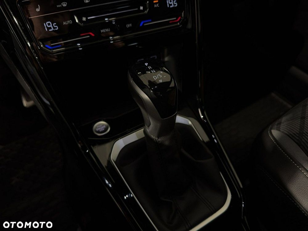 Volkswagen T-Roc - 26