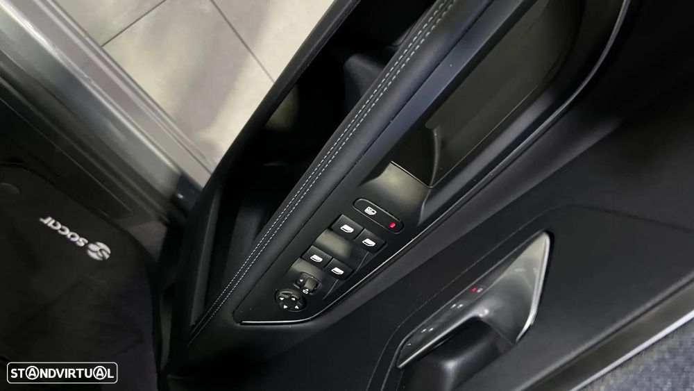 Peugeot 3008 1.6 Hybrid Allure Pack e-EAT8 - 28