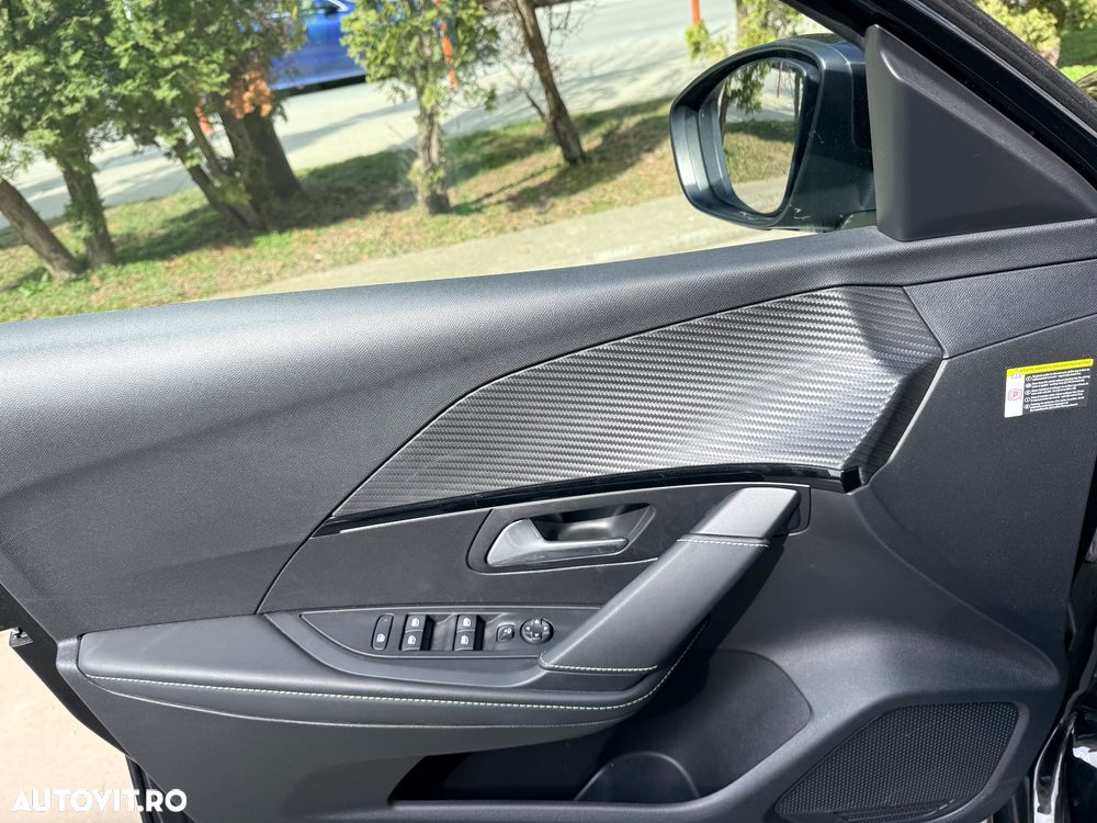 Peugeot 208 PureTech 100 EAT8 GT Pack - 16