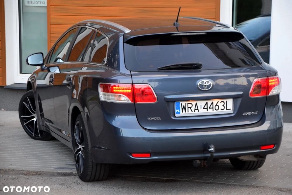 Toyota Avensis 1.8 Sol - 9