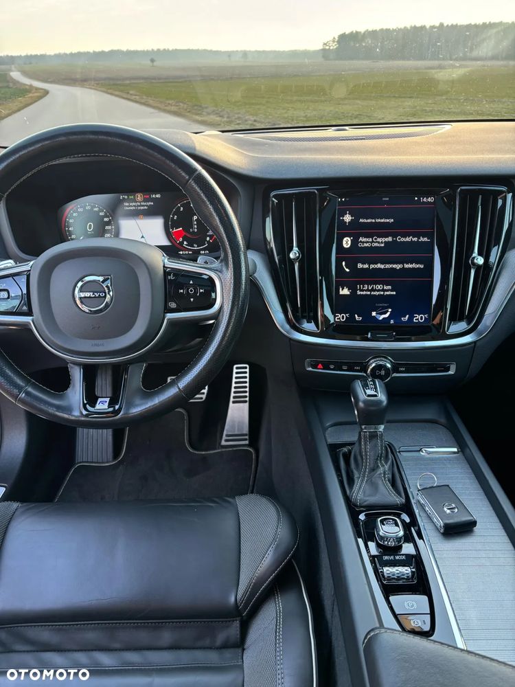 Volvo S60 T6 AWD R-Design - 10