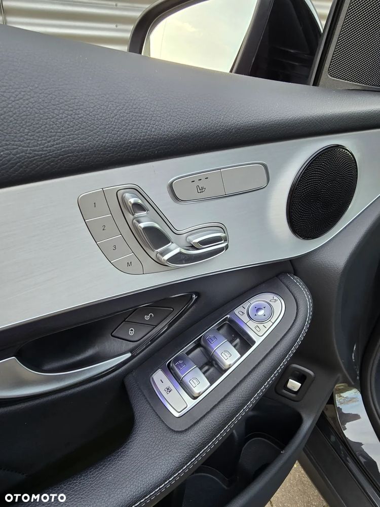 Mercedes-Benz GLC 220 d 4Matic 9G-TRONIC AMG Line - 11