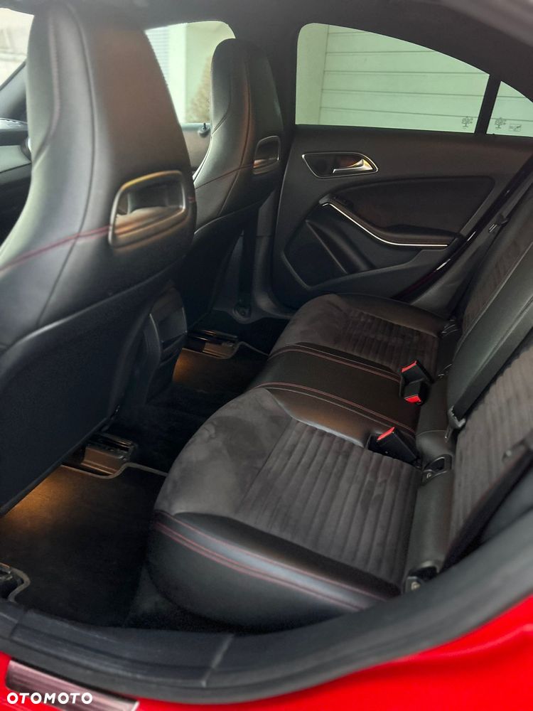 Mercedes-Benz CLA 180 7G-DCT SCORE - 6