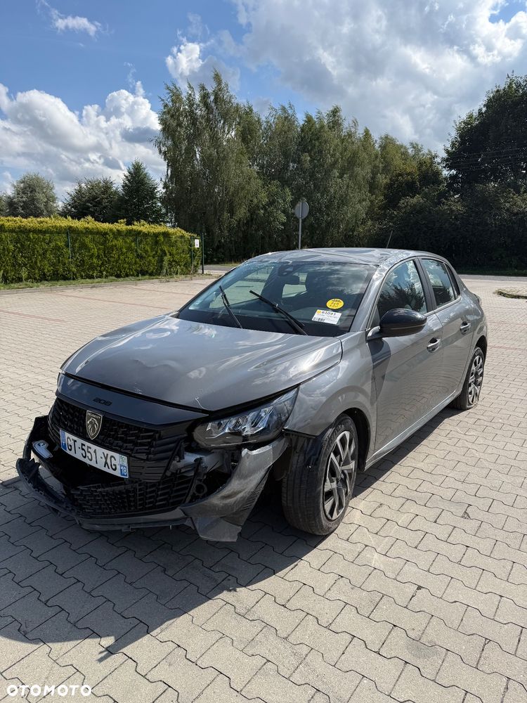Peugeot 208 - 1