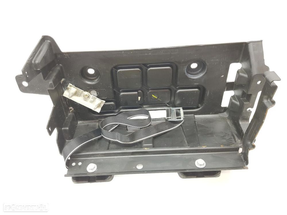 SUPORTE DE BATERIA MASERATI LEVANTE M161 - 1