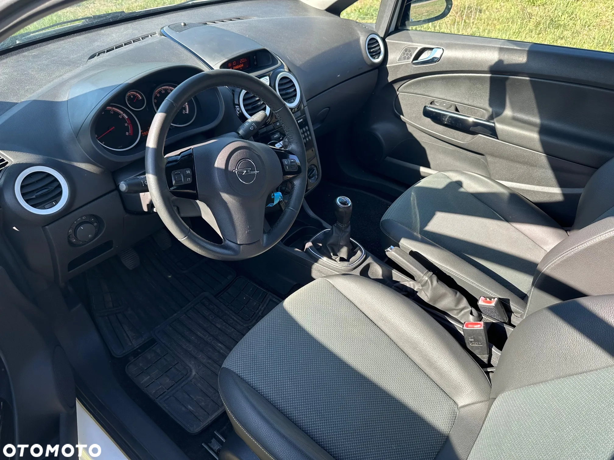 Opel Corsa 1.4 16V Limited Edition - 14