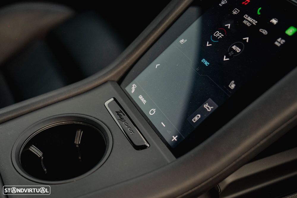 Porsche Taycan Cross Turismo 4 - 42