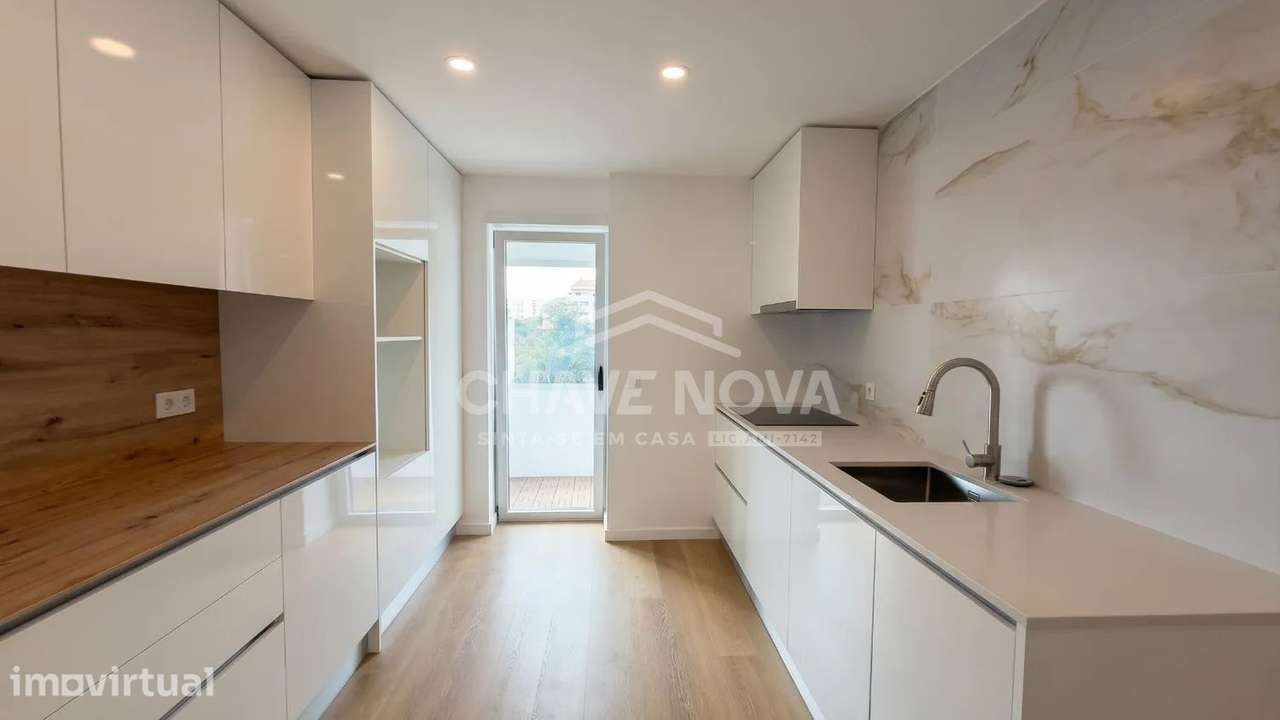 Apartamento T2 novo com varanda e garagem - Grande imagem: 2/28