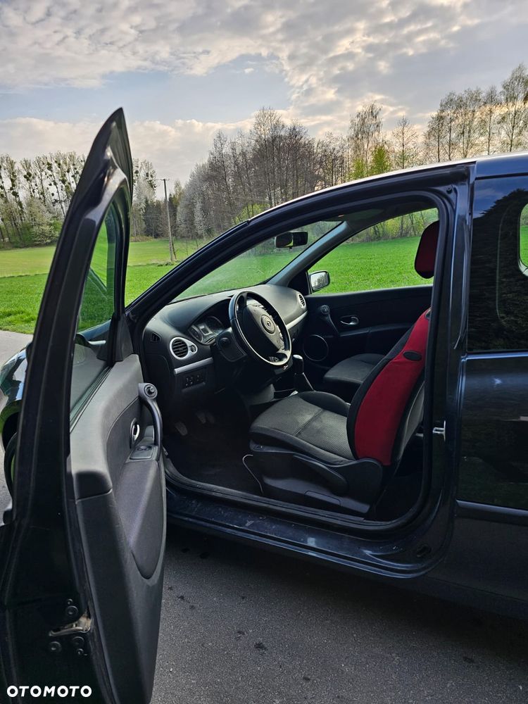 Renault Clio - 10