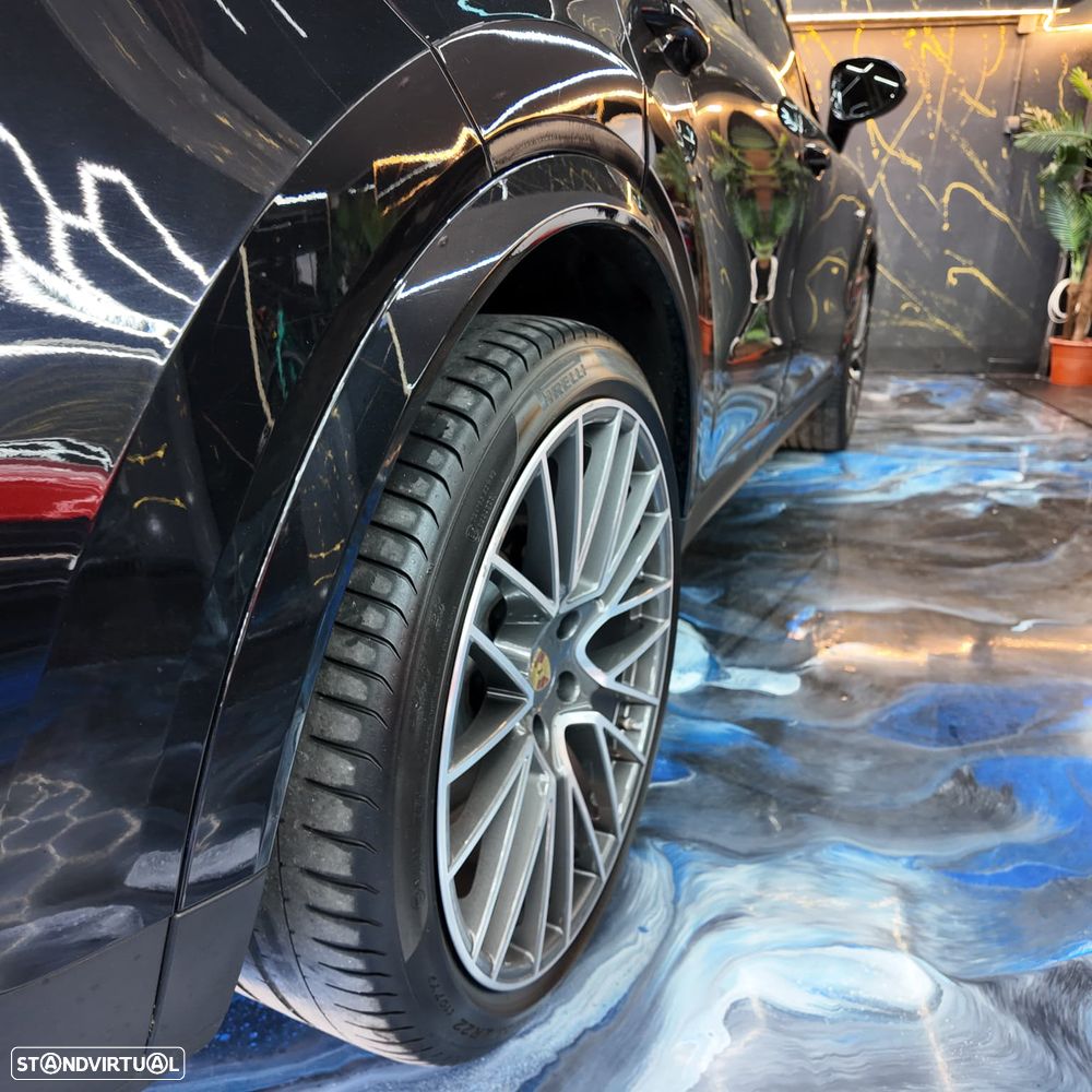 Porsche Cayenne E-Hybrid Platinum Edition - 17