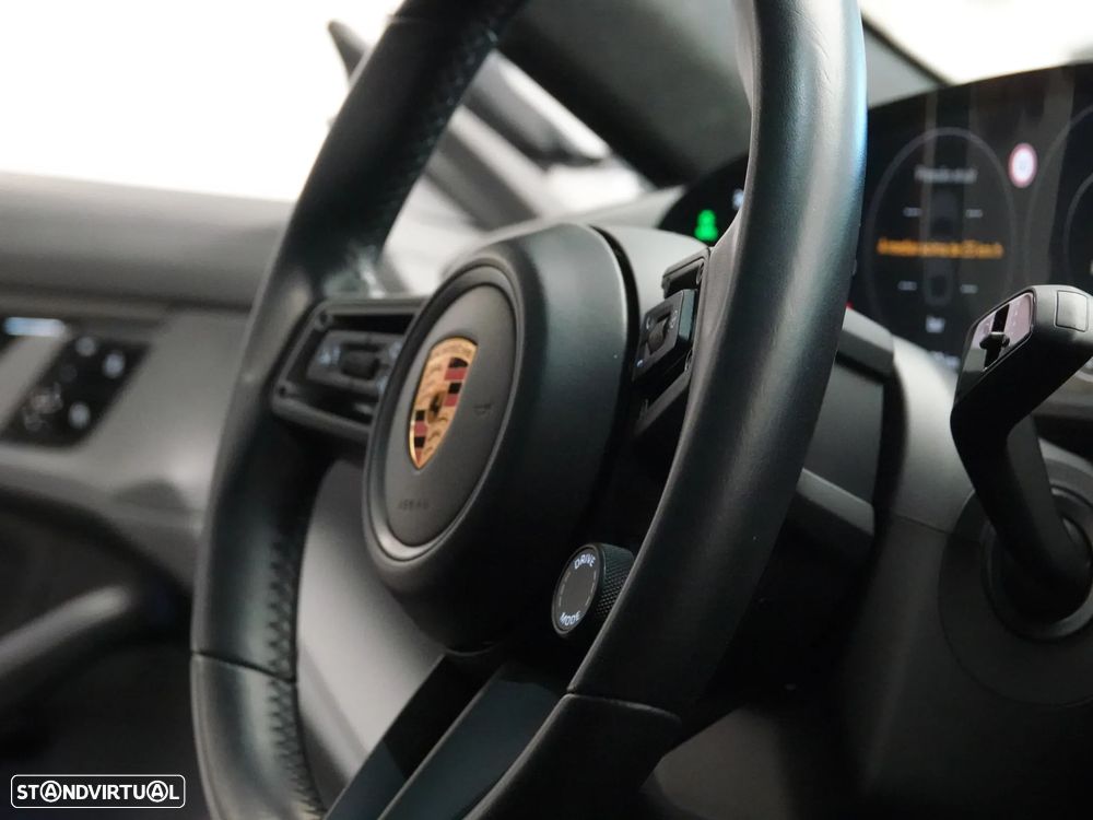 Porsche Taycan Turbo S - 29