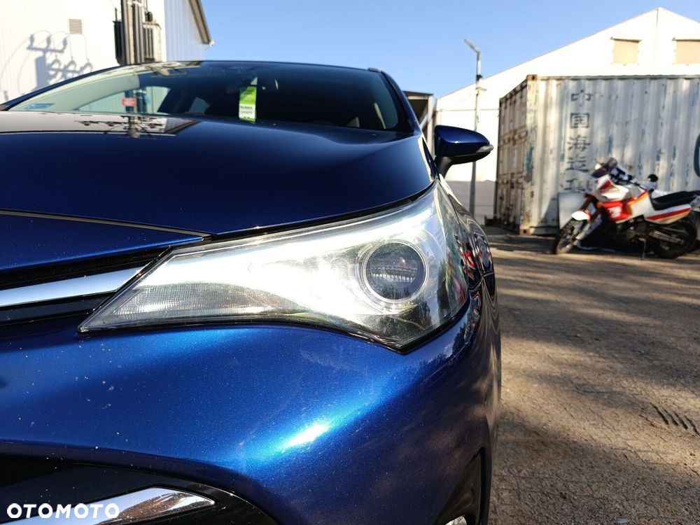 Toyota Avensis 2.0 D-4D Premium - 36