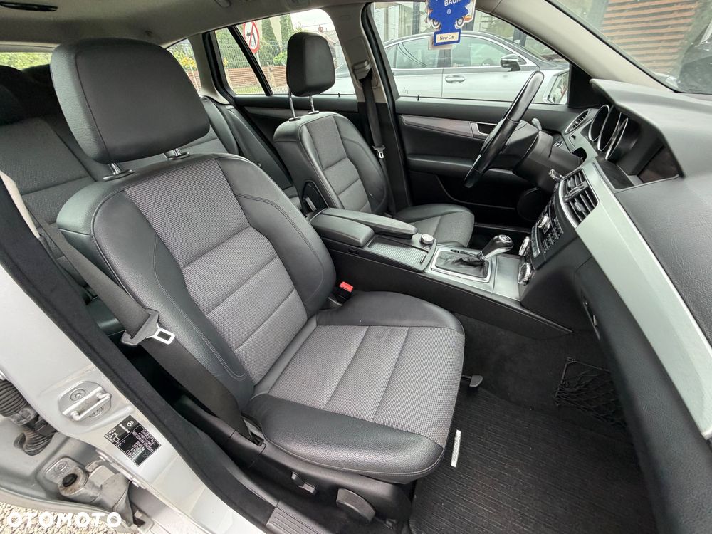 Mercedes-Benz Klasa C 180 BlueEFFICIENCY 7G-TRONIC Avantgarde - 35