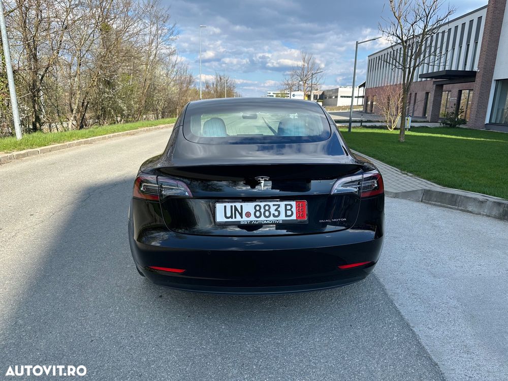 Tesla Model 3 - 10