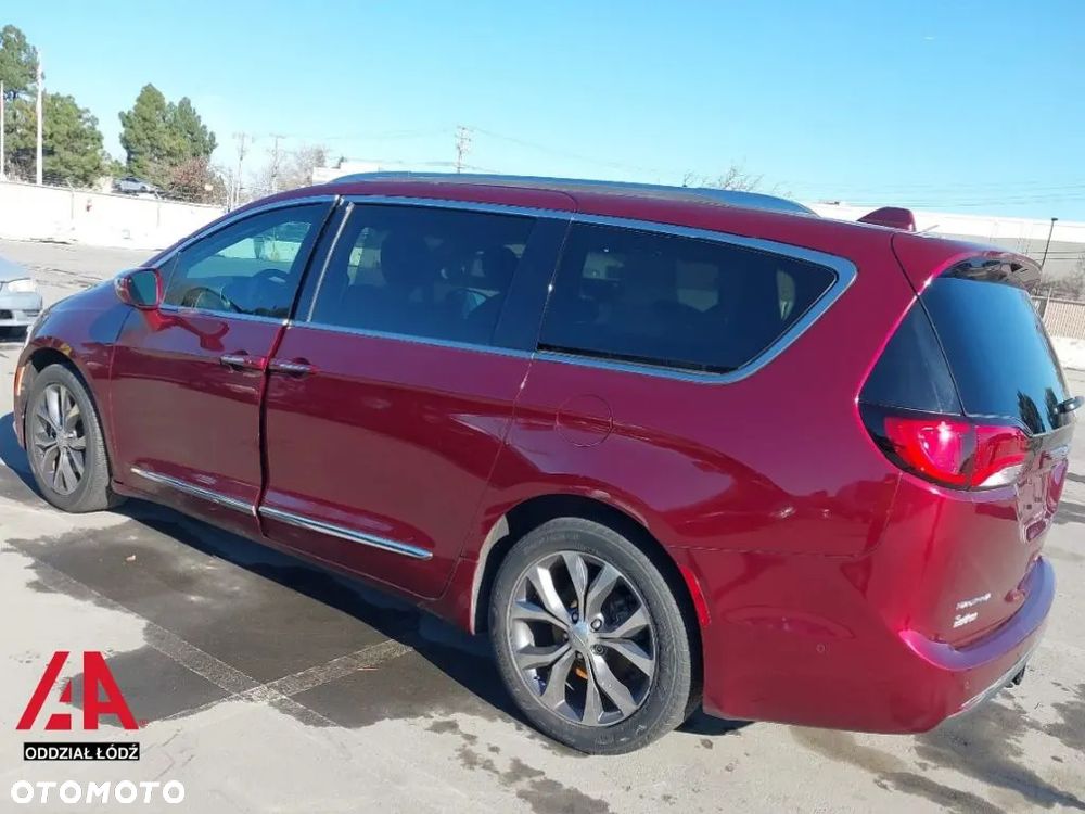 Chrysler Pacifica - 5