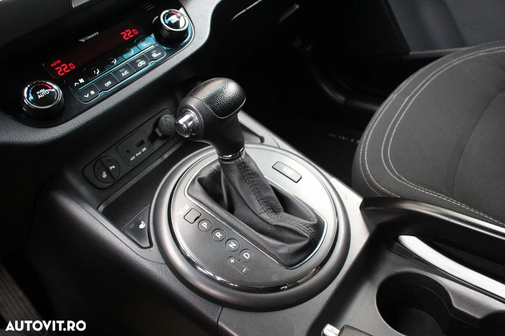 Kia Sportage 2.0 CRDI AWD Aut. Spirit - 12