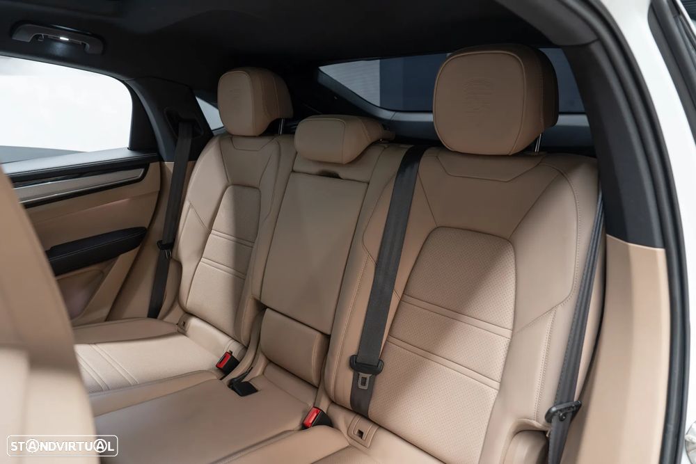 Porsche Cayenne Coupé E-Hybrid - 60