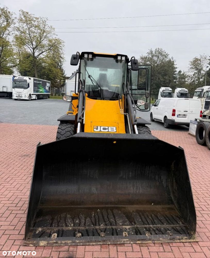 JCB 411 HT T4F - 5