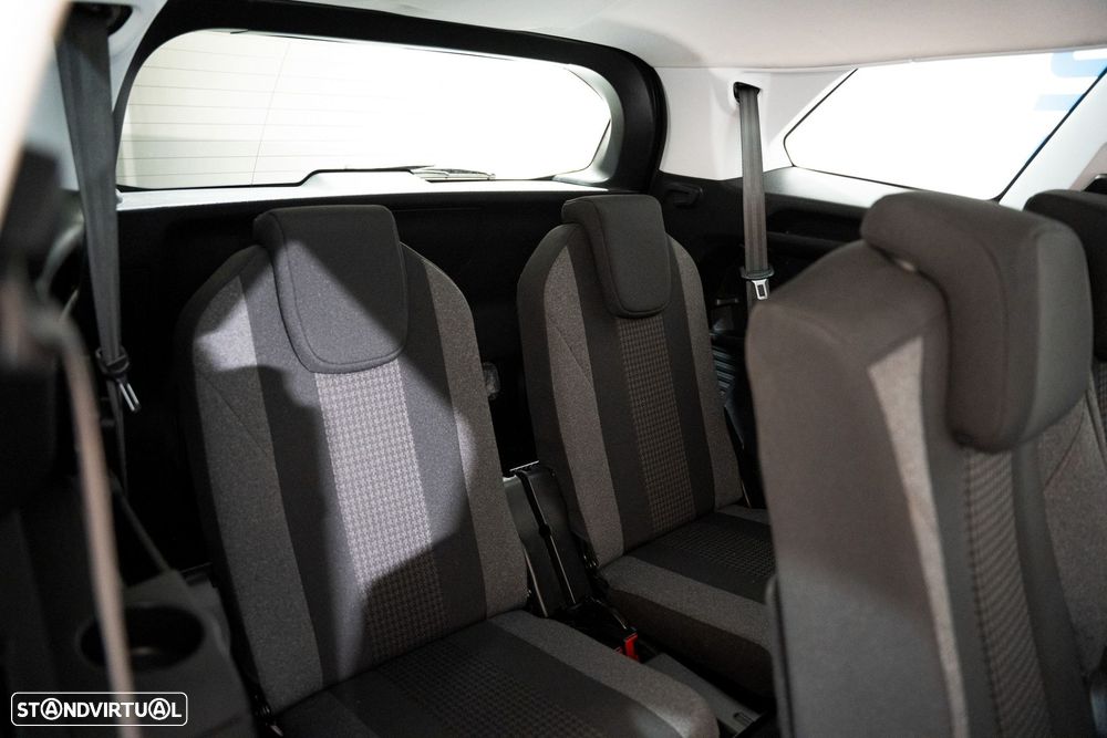 Peugeot 5008 1.2 PureTech Allure EAT8 - 14