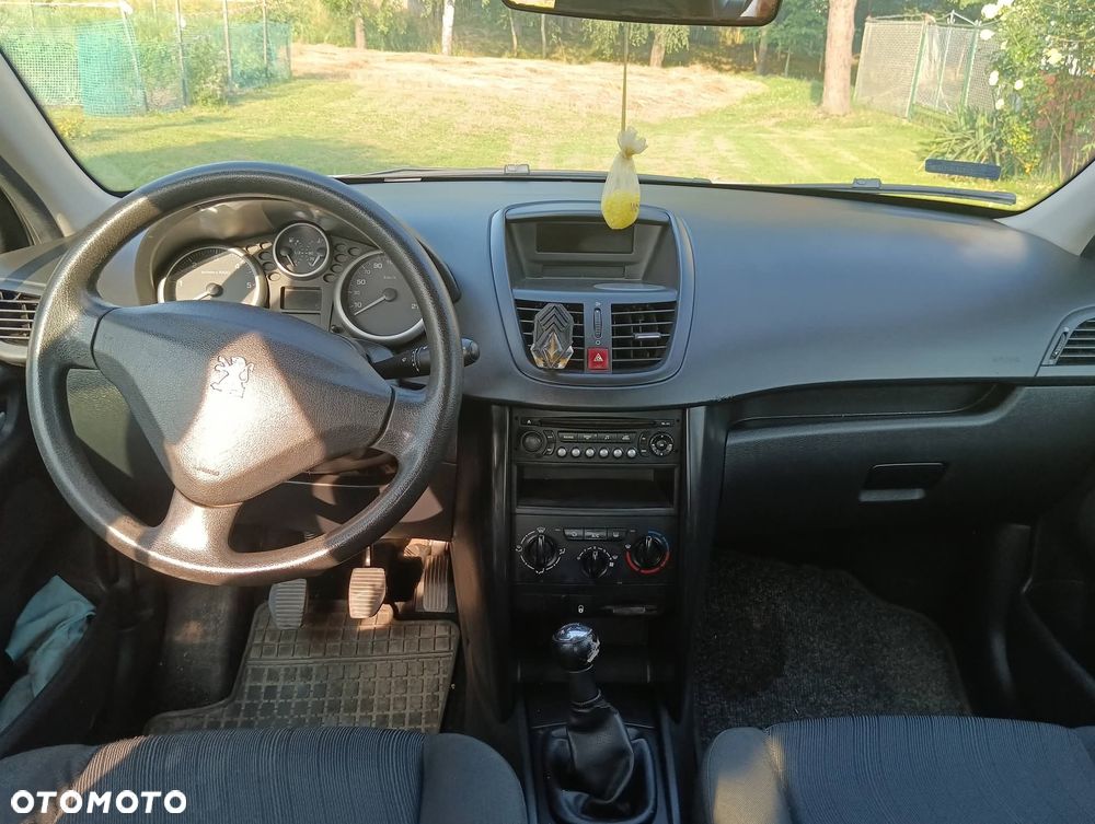 Peugeot 207 - 4