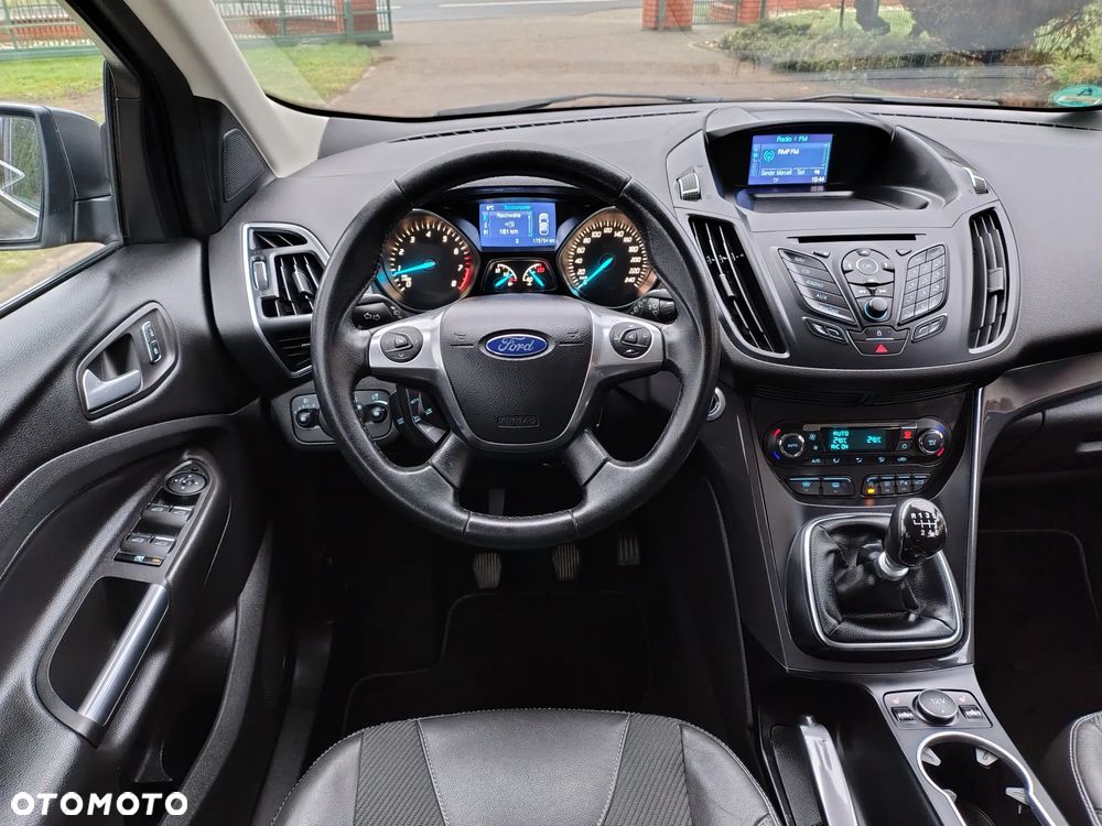 Ford Kuga 1.6 EcoBoost 2x4 Titanium - 17