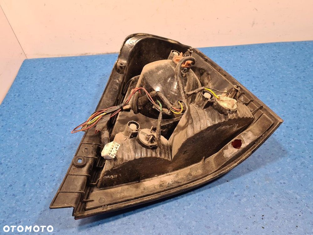 KIA SORENTO I LAMPA TYŁ LEWA ZEWNĘTRZNA - 10