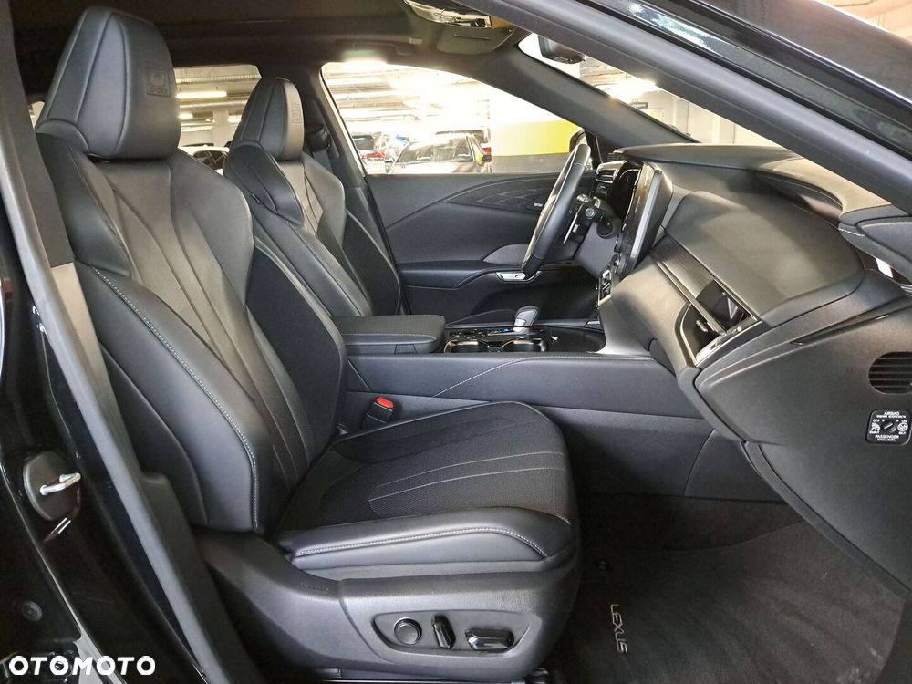 Lexus RX - 12