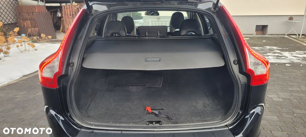 Volvo XC 60 D5 AWD Geartronic Kinetic - 37
