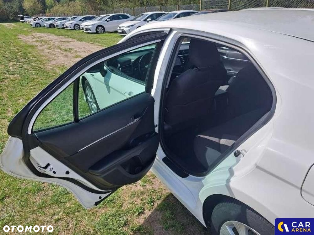 Toyota Camry - 24