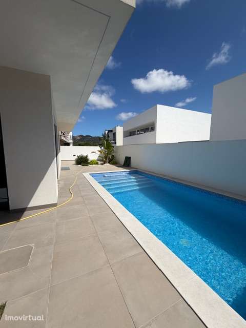 Moradia Nova, com piscina aquecida. - Grande imagem: 2/21