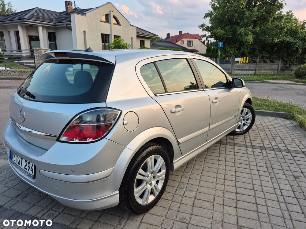 Opel Astra 1.6 Cosmo - 4