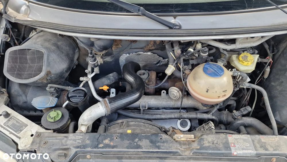 Volkswagen Caravelle - 25