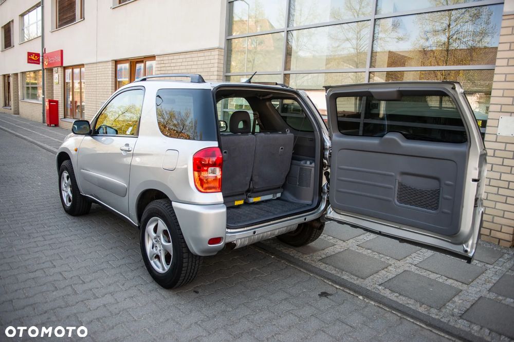 Toyota RAV4 - 6