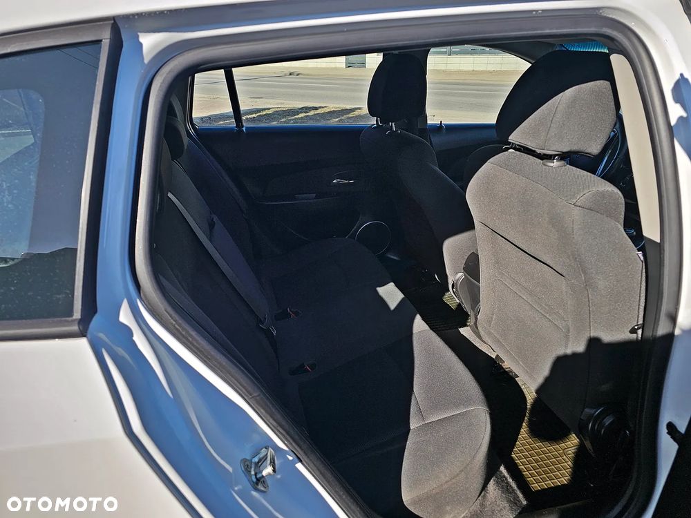 Chevrolet Cruze - 16