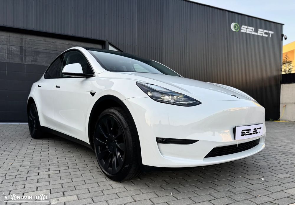 Tesla Model Y Long Range Dual Motor AWD - 17