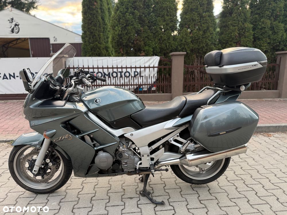 Yamaha FJR - 16