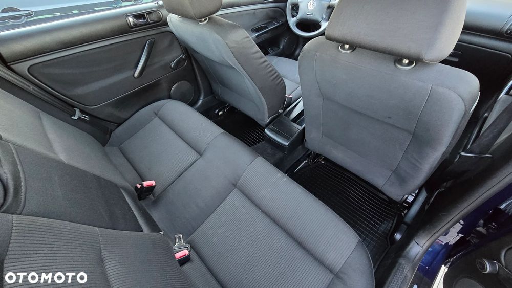 Volkswagen Passat 2.0 Comfortline Family - 18