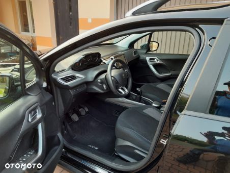 Peugeot 2008 1.2 Pure Tech Style - 11