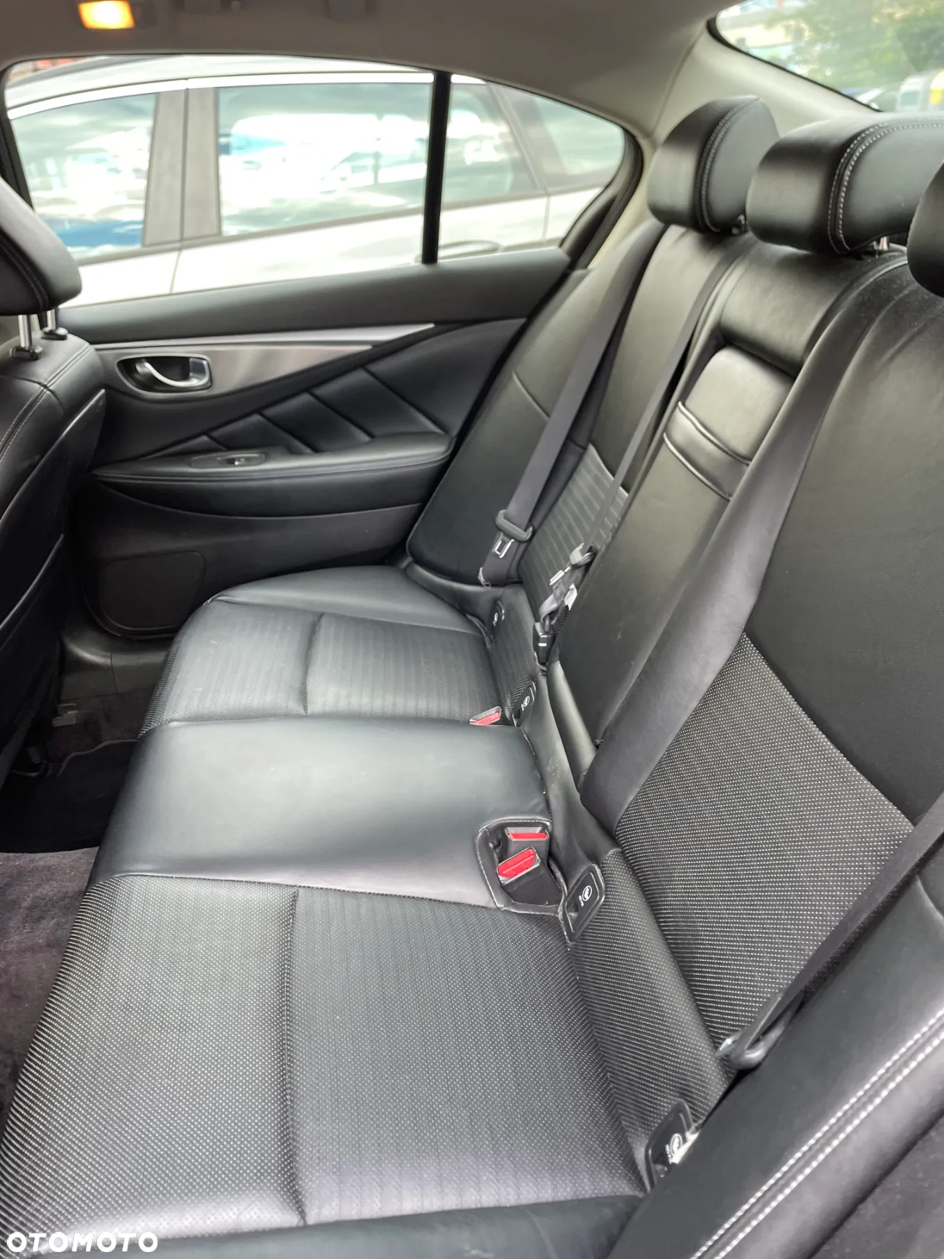 Infiniti Q50 2.0t Sport Sound Studio by Bose - 12