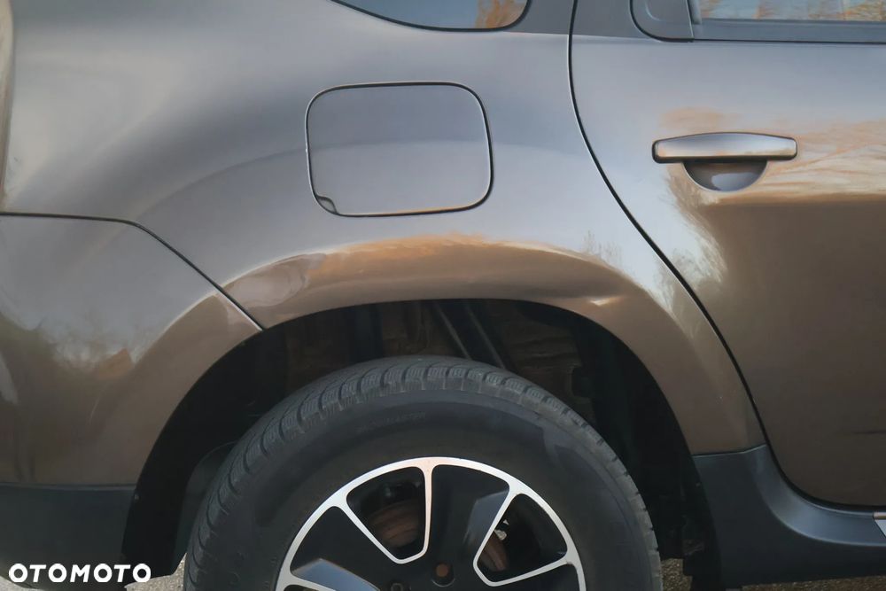 Dacia Duster 1.6 SCe Blackshadow S&S - 15