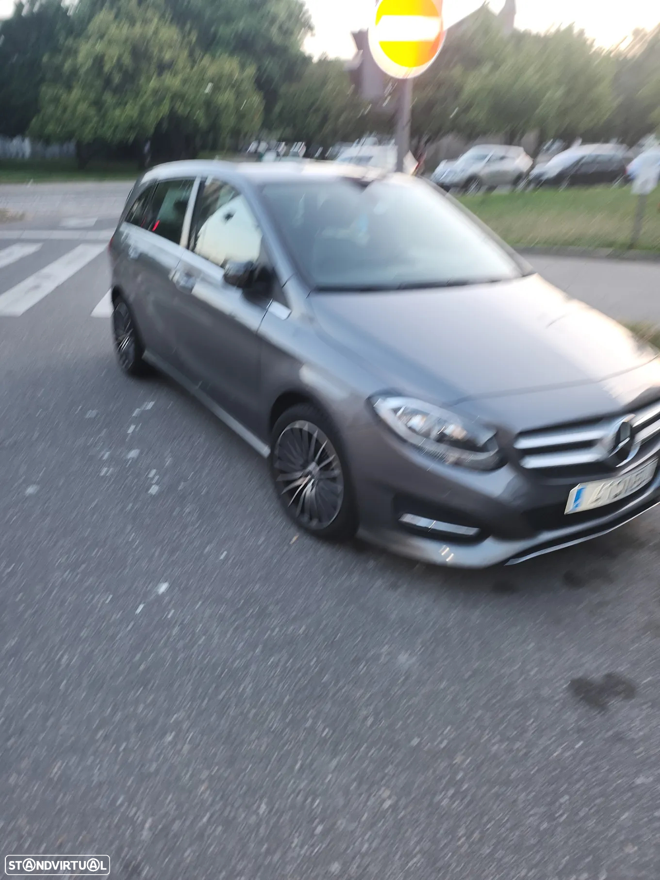 Mercedes-Benz B 180 - 9