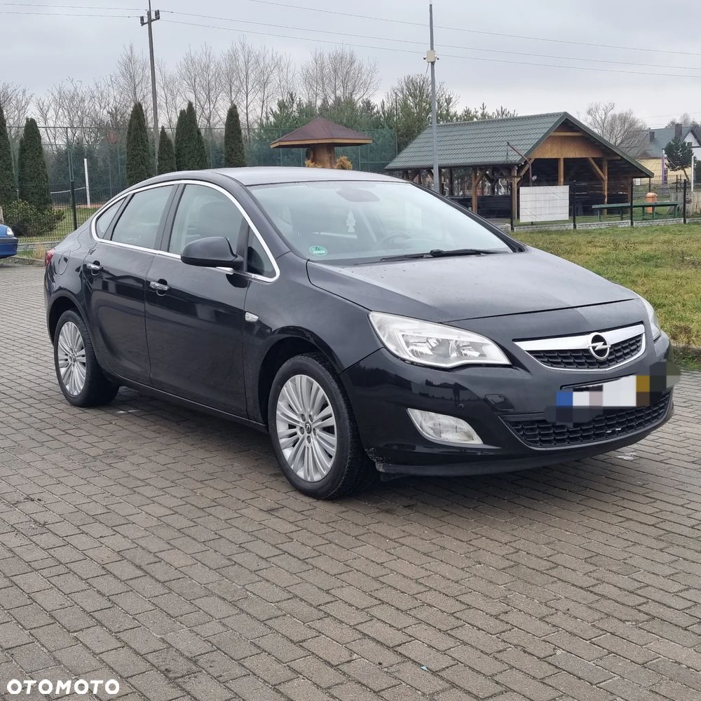 Opel Astra 1.6 Exklusiv - 1