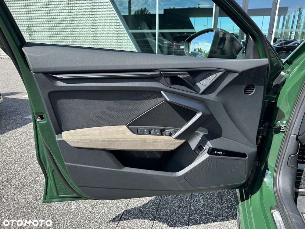 Audi RS3 Limousine - 17