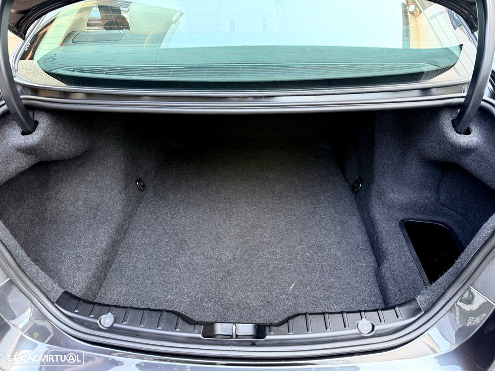 BMW 520 d Exclusive Auto 123g - 36